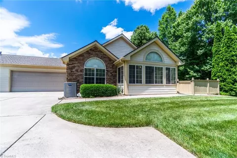 933 Eagle Rd, Greensboro, NC 27407