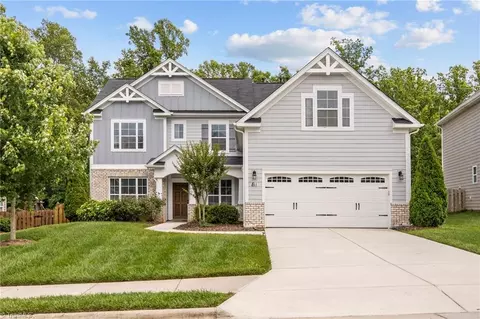 811 Blue Moon Ct, Greensboro, NC 27455