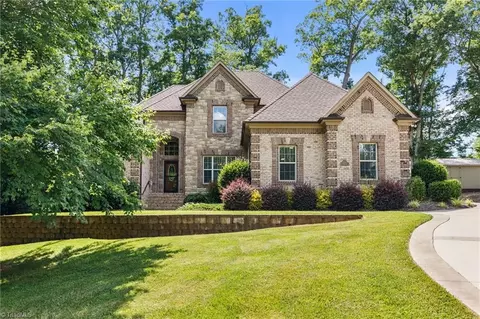 123 Homeplace Dr, Randleman, NC 27317