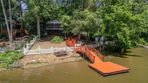 175 Hickory Point Dr, Lexington, NC 27292