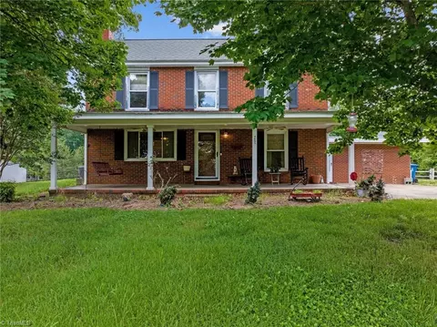 4605 Laforesta Dr, Mcleansville, NC 27301