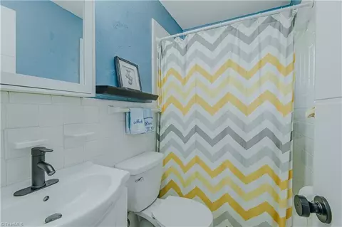 217 Pineridge Dr, High Point, NC 27262 photo 20