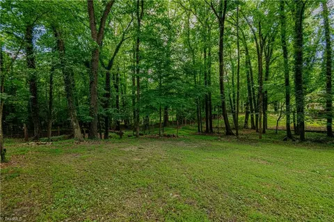 217 Pineridge Dr, High Point, NC 27262 photo 37