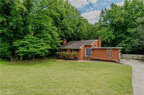 217 Pineridge Dr, High Point, NC 27262 photo 41