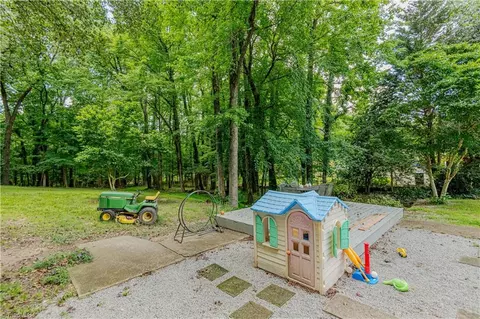 217 Pineridge Dr, High Point, NC 27262 photo 35