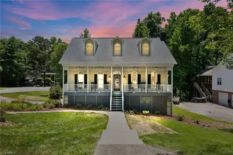 1544 Chimney Rock Dr, Kernersville, NC 27284