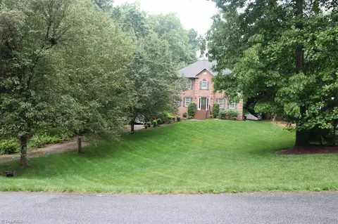 458 Windsor Park Rd, Kernersville, NC 27284