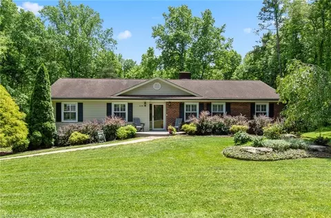 4135 Sewanee Dr, Winston Salem, NC 27106