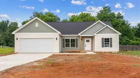 4714 White Rock Rd, Winston Salem, NC 27105