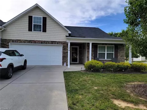 104 Brookbank Ct, Trinity, NC 27370