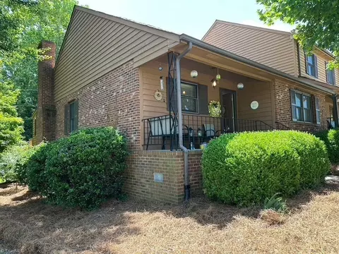5000 Country Ln, Archdale, NC 27263