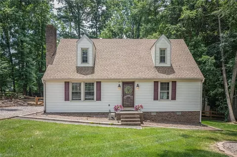 205 Hendrix Dr, Kernersville, NC 27284