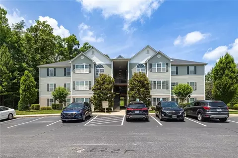 4704 Pennoak Ln #J, Greensboro, NC 27407