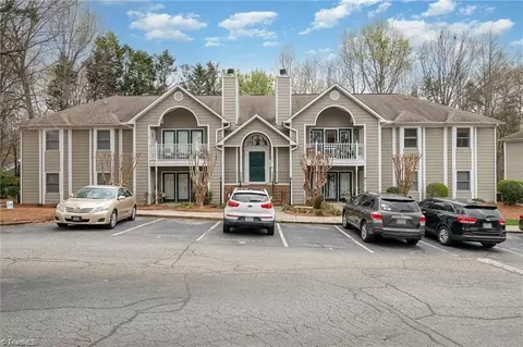 3701 Cotswold Ter #1F, Greensboro, NC 27410