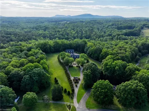 123 Sports Ln, Pilot Mountain, NC 27041