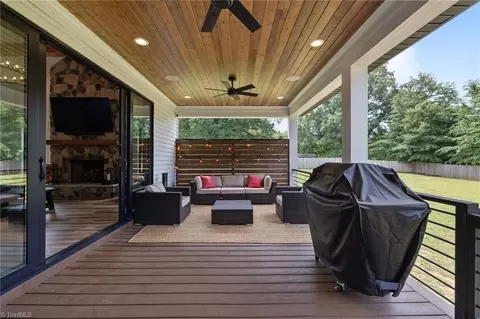 Exterior - 10185 Earnhardt Lake Rd, Davidson, NC 28036 photo 5 of 6