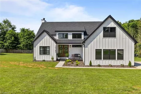 10185 Earnhardt Lake Rd, Davidson, NC 28036