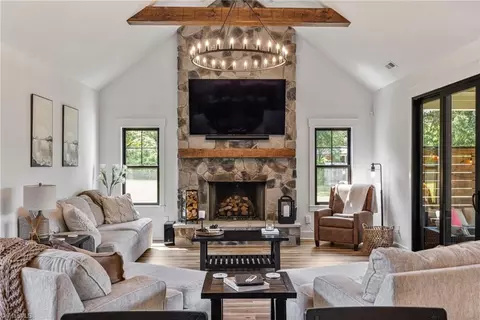Living - 10185 Earnhardt Lake Rd, Davidson, NC 28036 photo 1 of 4