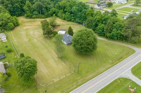 1300 Old Hollow Rd, Winston Salem, NC 27105