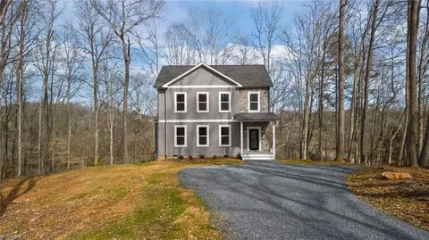2018 Brooklyn Ave, Ramseur, NC 27316