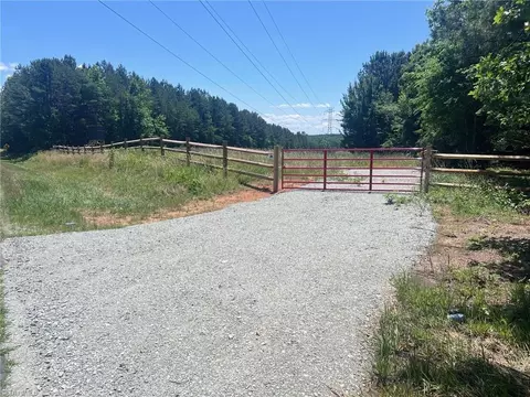 000 Todd Rd, Roxboro, NC 27573