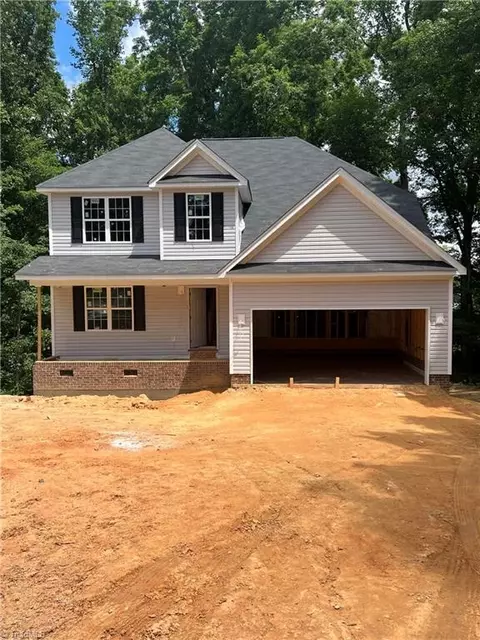 1777 Round Hill Cir, Kernersville, NC 27284