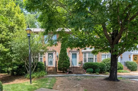 2866 Park Pl, Greensboro, NC 27410