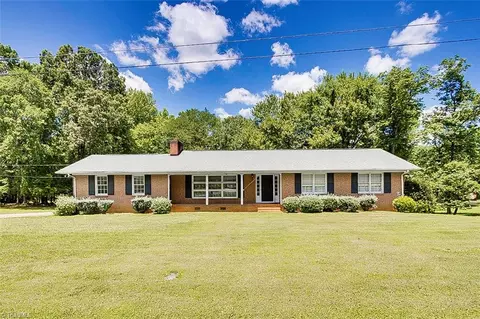 1127 Richardson St, Ramseur, NC 27316
