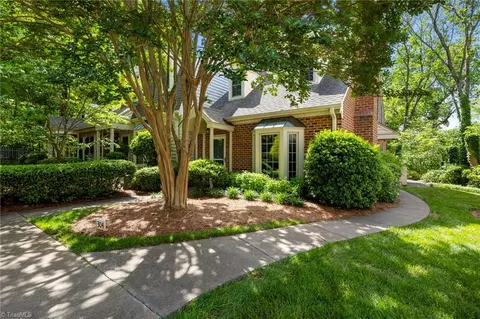 304 Settlers Run Dr, Winston Salem, NC 27101