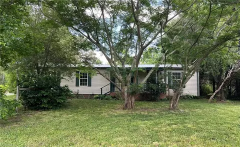 6181 Asheton Dr, Trinity, NC 27370 photo 3