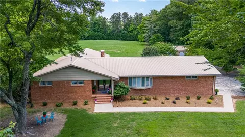 7084 Shiloh Rd, Liberty, NC 27298