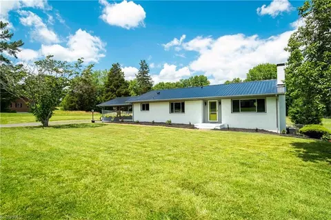 3667 Beeson Dairy Rd, Winston Salem, NC 27105