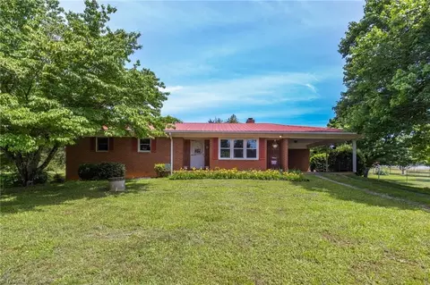 202 Fritts Rd, Lexington, NC 27295
