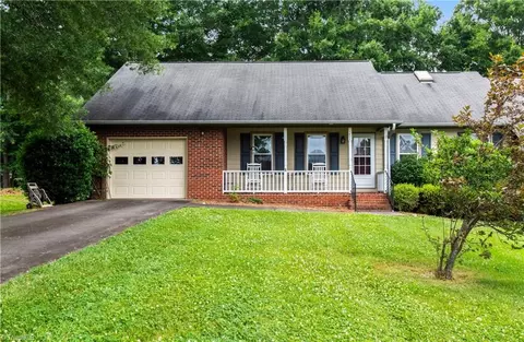 201 Forrest Oaks Dr, King, NC 27021
