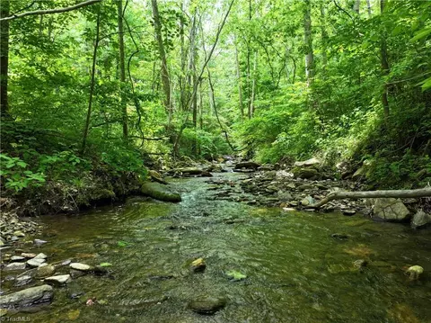 2575 Shooting Creek Rd, Floyd, VA 24091