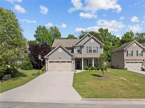 3634 Hayfield Ct, Thomasville, NC 27360