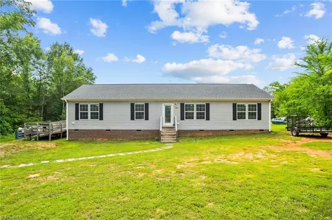 1792 Hill Rd, Lexington, NC 27292