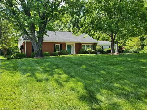 205 Church St, King, NC 27021