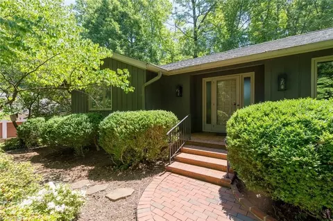 103 Willoughby Blvd, Greensboro, NC 27408