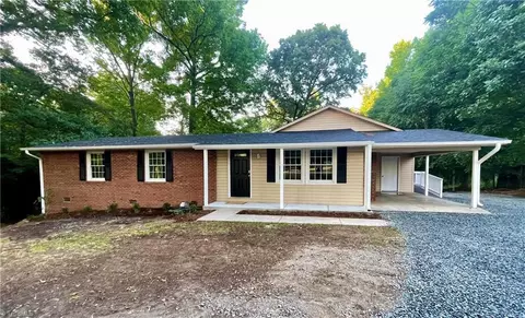 5750 Old Mendenhall Rd, Archdale, NC 27263