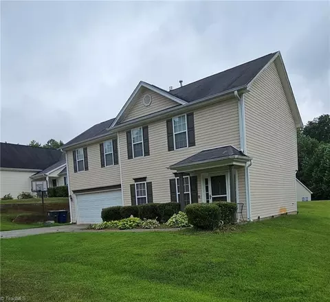 5640 Fairway Forest Dr, Winston Salem, NC 27105