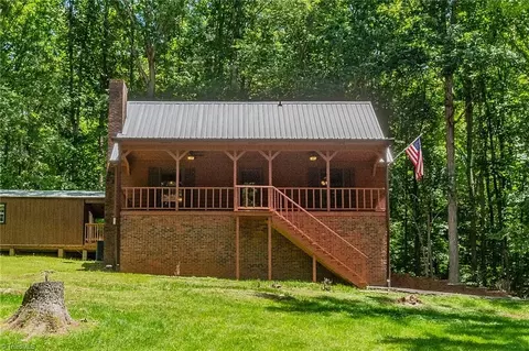 838 Loflin Pond Rd, Asheboro, NC 27203