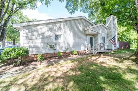 1040 Turtle Rock Ln, Winston Salem, NC 27104