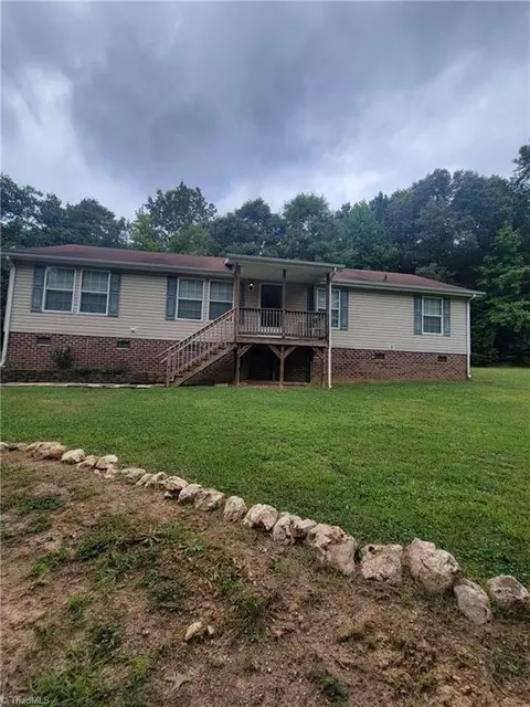 21 Bear Trap Ln, Siler City, NC 27344
