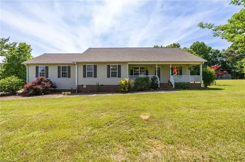 7226 Senepole Rd, Randleman, NC 27317