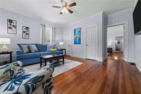Living - 208 Parkway Ave W, High Point, NC 27262 photo 3 of 6