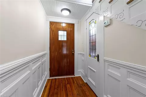 Entry Way - 208 Parkway Ave W, High Point, NC 27262 photo 4 of 6