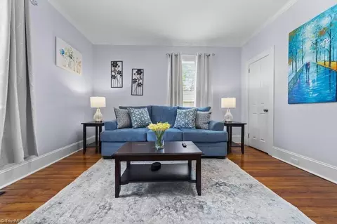 Living - 208 Parkway Ave W, High Point, NC 27262 photo 2 of 6