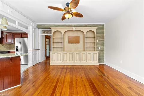Living - 208 Parkway Ave W, High Point, NC 27262 photo 6 of 6