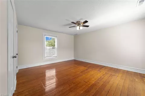 Bedroom - 208 Parkway Ave W, High Point, NC 27262 photo 8 of 11
